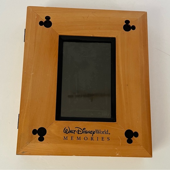 Disney World Memories Wood Album Holds 100 4x6 Pictures - Picture 4 of 8
